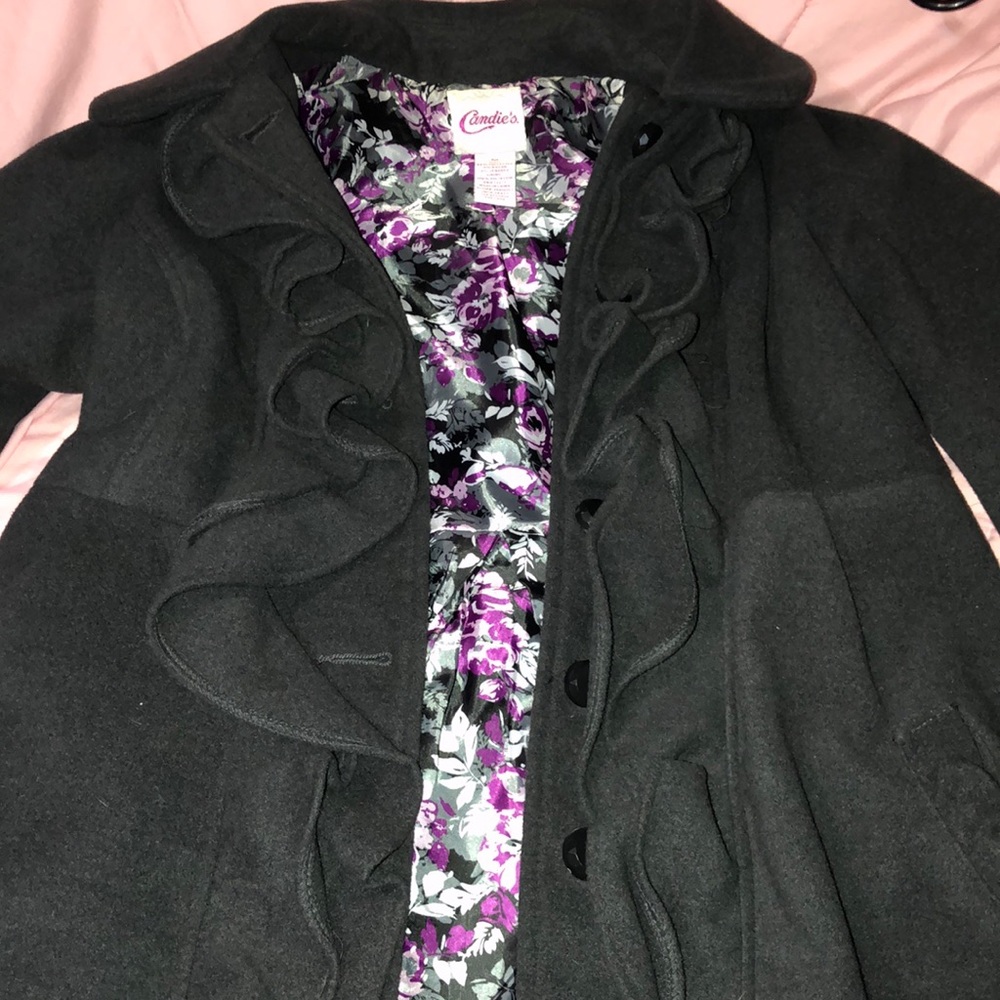 Size M pea coat. Worn a handful of times. Very warm and comfortable.
